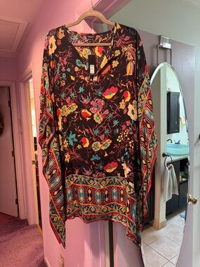 NW! Tolani Size XL ABlack Floral V-Neck Poncho with Multicolor Blooms